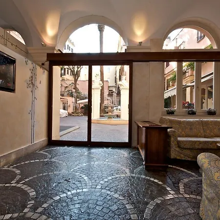 Hotel Domus Romana 4*