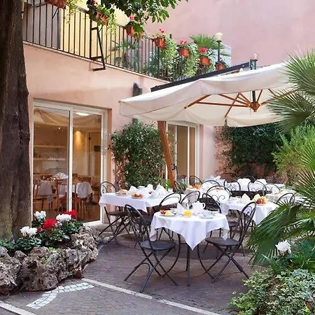 Domus Romana 4*
