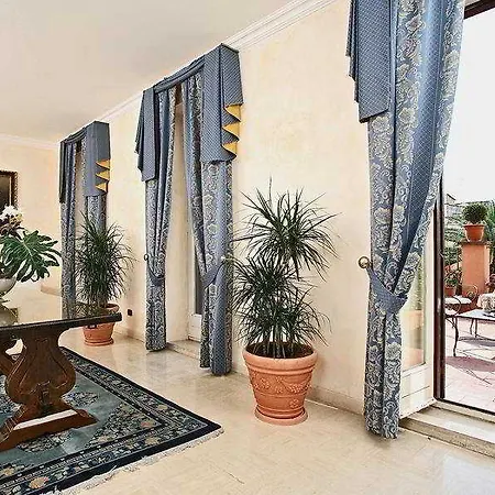 Domus Romana 4*